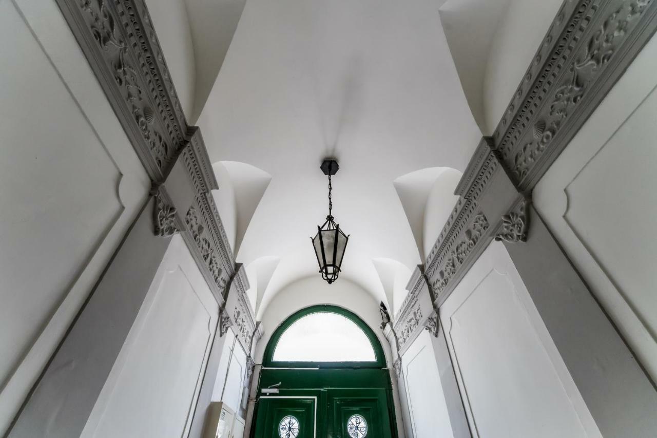Bpr Azure Desire Studio Budapest Extérieur photo